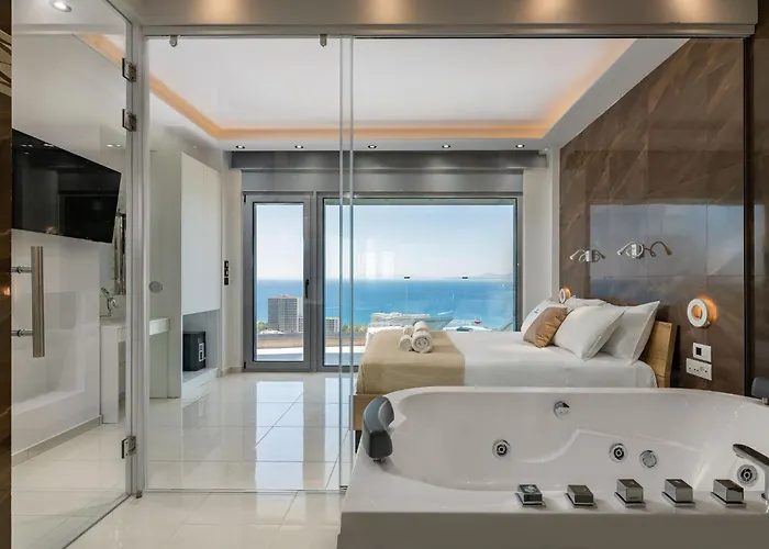 Rhodes Skyline With In Door Jacuzzi Sea View Appartamento
